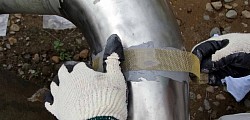 防爆施設のステンレス配管溶接部のクラックをGM-8300と真鍮メッシュで穴埋め、補強。